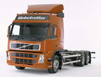 Volvo FM12 420 6×2 rigid Globetrotter cab '2001–05