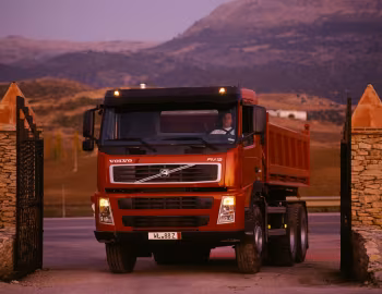 Volvo FM12 420 6×4 rigid Day cab with tipper body '2001–05