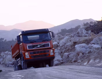 Volvo FM12 420 6×4 rigid Day cab with tipper body '2001–05