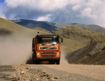 Volvo FM12 420 6×4 rigid Day cab with tipper body '2001–05