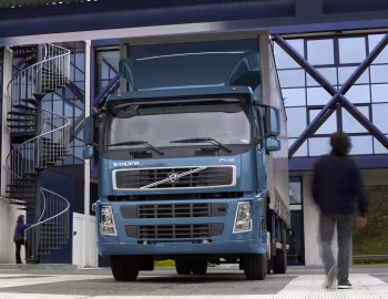 Volvo FM9 300 4×2 rigid Day cab '2001–05