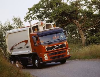 Volvo FM9 340 6×2 rigid Day cab refuse truck '2001–05