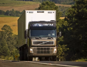Volvo FM 370 4×2 tractor Globetrotter cab [Brazil] '2009–????