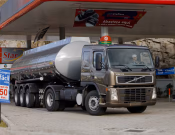 Volvo FM 370 4×2 tractor Sleeper cab [Brazil] '2009–????