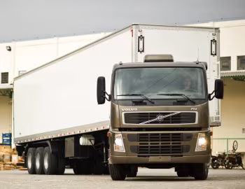 Volvo FM 370 4×2 tractor Sleeper cab [Brazil] '2009–????