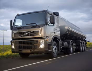 Volvo FM 370 4×2 tractor Sleeper cab [Brazil] '2009–????