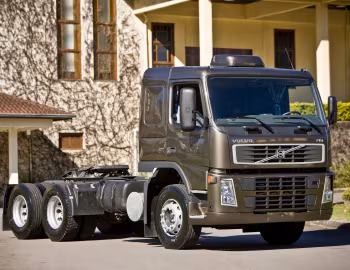 Volvo FM 370 6×2 tractor Sleeper cab [Brazil] '2009–????