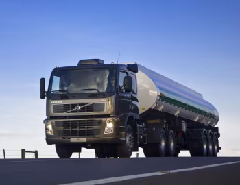 Volvo FM 370 6×2 tractor Sleeper cab [Brazil] '2009–????