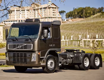Volvo FM 370 6×2 tractor Sleeper cab [Brazil] '2009–????