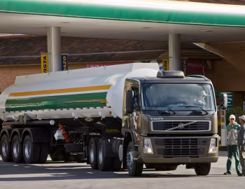 Volvo FM 370 6×2 tractor Sleeper cab [Brazil] '2009–????