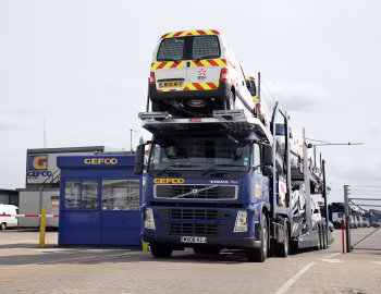 Volvo FM 400 4×2 tractor Low sleeper cab [UK-spec] '2005–10