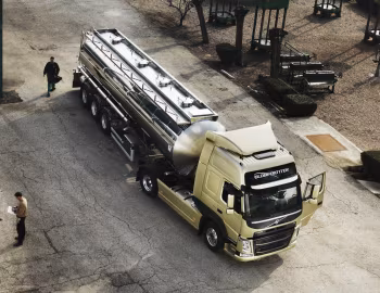 Volvo FM 410 4×2 tractor Globetrotter LXL cab '2013–pr.