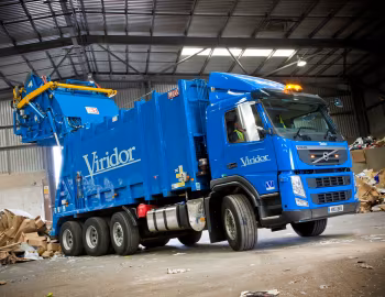 Volvo FM 420 8×4 tridem Day cab with Heil ''Big Bite'' compactor body [UK-spec] '2010–13