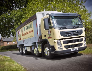 Volvo FM 420 8×4 rigid Day cab [UK-spec] '2010–13