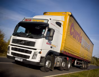 Volvo FM 440 6×2 tractor Globetrotter cab [UK-spec] '2005–09