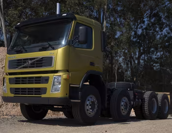 Volvo FM 440 8×4 tractor Day cab '2005–09
