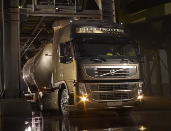 Volvo FM 450 4×2 tractor Globetrotter LXL cab '2010–13