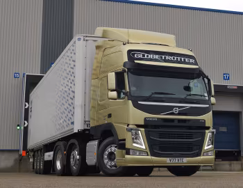 Volvo FM 460 6×2 tractor Globetrotter LXL cab [UK-spec] '2013–pr.