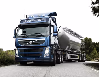 Volvo FM 460 MethaneDiesel 6×2 tractor Globetrotter cab '2011–13