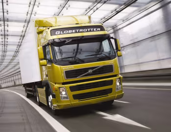 Volvo FM 480 4×2 tractor Globetrotter cab '2005–09