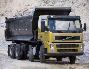 Volvo FM 8×4 rigid Day cab with Rossetti tipper body '2005–10