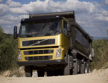 Volvo FM 8×4 rigid Day cab with Rossetti tipper body '2005–10