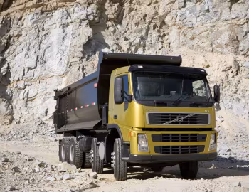 Volvo FM 8×4 rigid Day cab with Rossetti tipper body '2005–10