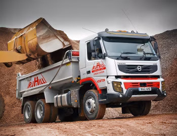 Volvo FMX 370 6×4 rigid Day cab with Charlton SuperLite tipper body [UK-spec] '2009–13