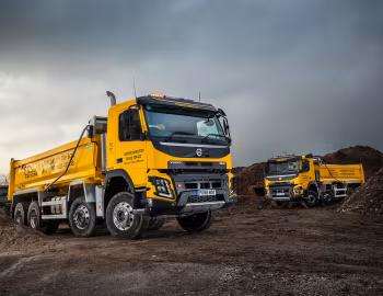 Volvo FMX 410 8×4 rigid Day cab with Boweld tipper body [UK-spec] '2015–19