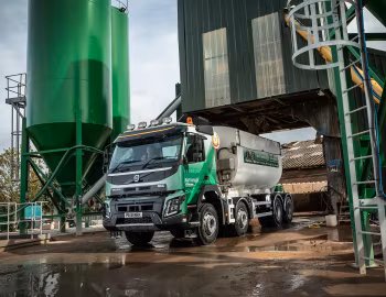 Volvo FMX 410 8×4 rigid Day cab with Roltech Multi-Pod ready-mix mortar body '2018