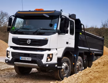 Volvo FMX 420 8×4 rigid Sleeper cab with tipper body [UK-spec] '2009–13