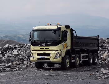 Volvo FMX 460 8×4 rigid X-High B-Ride Day cab with Thompsons body [UK-spec] '2020–pr.