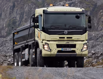 Volvo FMX 460 8×4 rigid X-High B-Ride Day cab with Thompsons body [UK-spec] '2020–pr.