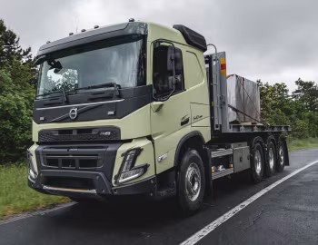 Volvo FMX 540 8×4 rigid Sleeper cab with hooklift system '2020–pr.