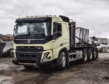 Volvo FMX 540 8×4 rigid Sleeper cab with hooklift system '2020–pr.