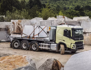 Volvo FMX 540 8×4 rigid Sleeper cab with hooklift system '2020–pr.