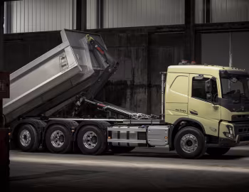 Volvo FMX 540 8×4 rigid Sleeper cab with hooklift system '2020–pr.