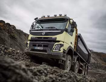 Volvo FMX 460 8×4 rigid Day cab with tipper body '2013–pr.