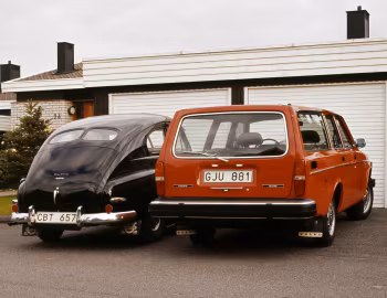Volvo PV444 '1953 & 145 '1974