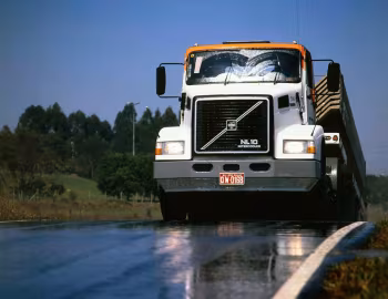 Volvo NL10 Tractor [Brazil] '1998–????