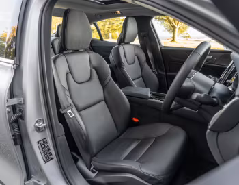 Interior Volvo S60 T5 AWD Momentum [Australia] '2018–pr.