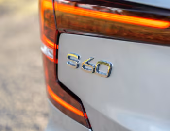 Volvo S60 T5 AWD Momentum [Australia] '2018–pr.