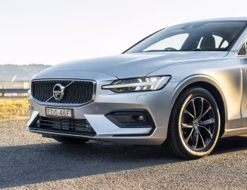 Volvo S60 T5 AWD Momentum [Australia] '2018–pr.