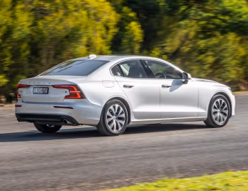 Volvo S60 T5 AWD Momentum [Australia] '2018–pr.