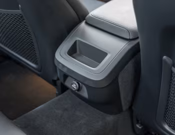 Interior Volvo S60 T5 AWD Momentum [Australia] '2018–pr.