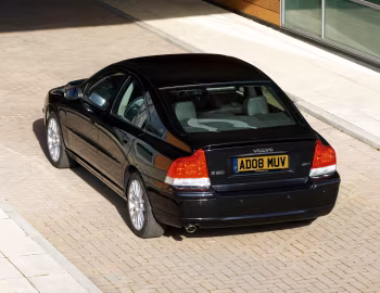 Volvo S60 2.0T [UK-spec] '2004–07