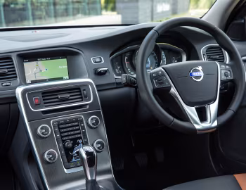 Interior Volvo S60 Cross Country [UK-spec] '2015–18