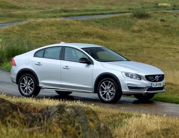 Volvo S60 Cross Country [UK-spec] '2015–18