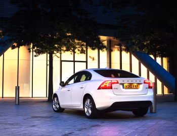 Volvo S60 D3 [UK-spec] '2010–13