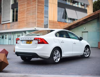Volvo S60 D3 [UK-spec] '2010–13